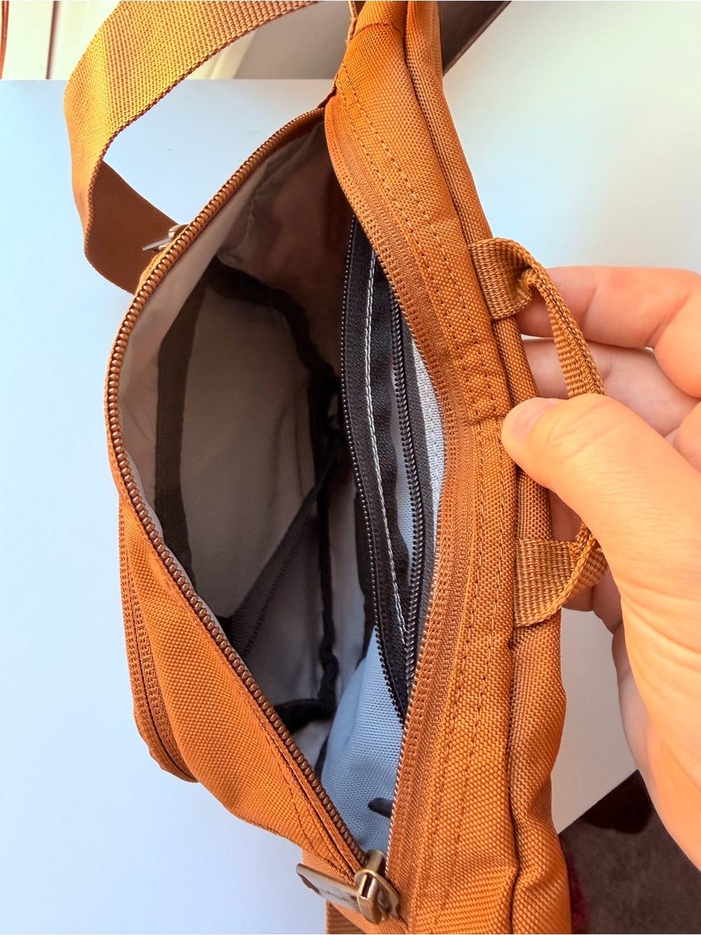 Carhartt Brown Waist Pack Crossbody Belt Bag Fanny Pack Front Pocket Zipper - Picture 5 of 9